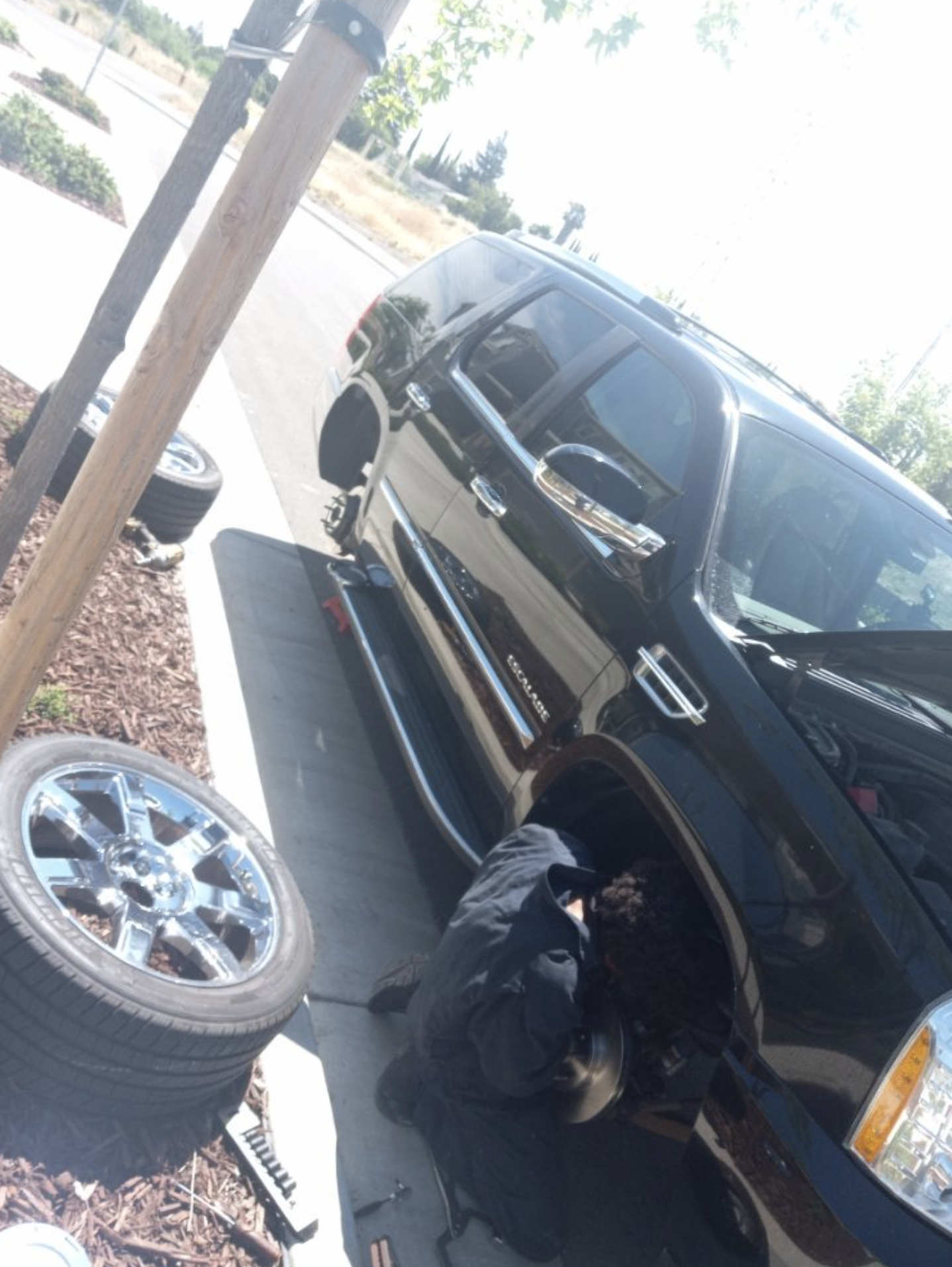 this image shows tire change in Oakland Park, FL